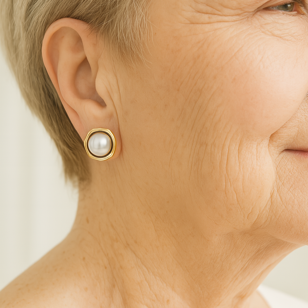Elegant black pearl earrings