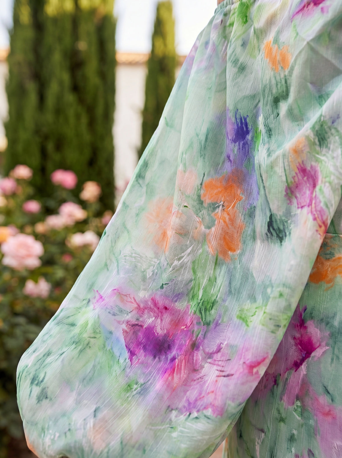 Elegant Lindaraja Dress in Luxurious Fabric